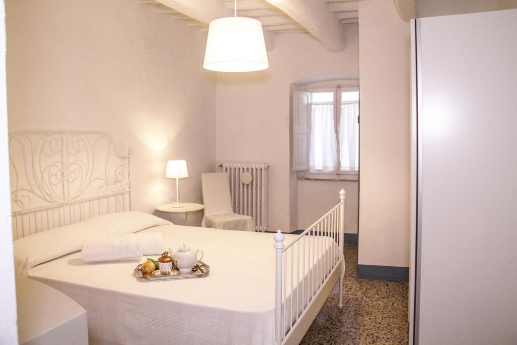 Апартаменты Abitare Il Borgo Piazza Del Popolo Кастаньето-Кардуччи Экстерьер фото